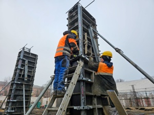 Budowa boiska wielofunkcyjnego wraz z zadaszeniem o stałej konstrukcji przy ZS nr 8