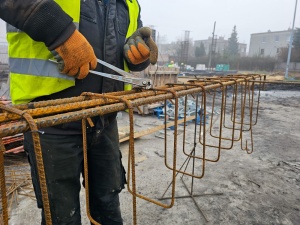 Budowa boiska wielofunkcyjnego wraz z zadaszeniem o stałej konstrukcji przy ZS nr 8