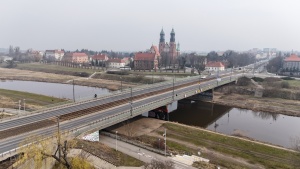 most Chrobrego widziany z perspektywy lotu ptaka - widok w kierunku Ostrowa Tumskiego