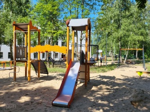 Plac zabaw przy szkole na Strzeszynie