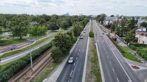 Południowa jezdni ul. Warszawskiej widziana z perspektywy lotu ptaka