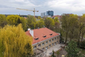 Budynek przedszkola widziany z lotu ptaka