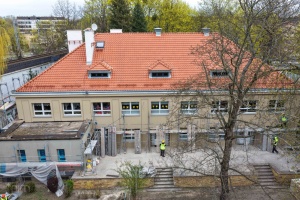 Budynek przedszkola widziany z lotu ptaka