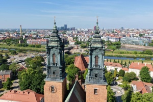 Plac budowy widziany od strony katedry