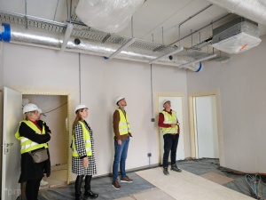 wnętrze powstającej hali judo 