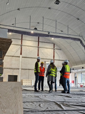 wnętrze powstającej hali judo 