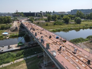 Budowa mostów Berdychowskich - zbliżenie na konstrukcję po stronie Chwaliszewa