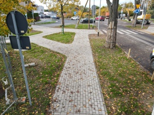 Nowe chodniki w pobliżu ronda u zbiegu ulic Ługańska, Michałowo i Szczepankowo 