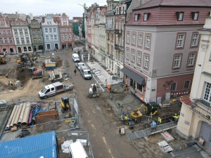 budowa chodników na Starym Rynku widziana z perspektywy lotu ptaka